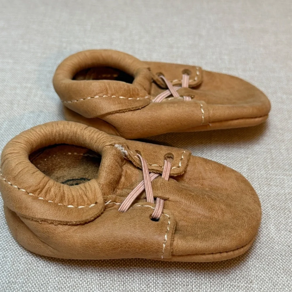 Freshly Picked Cedar Oxford Baby Shoes Moccasins Size 1